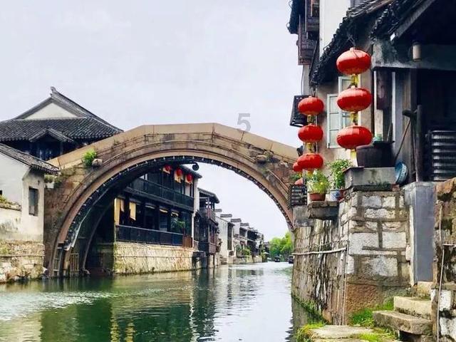 逃离世界杯的现场